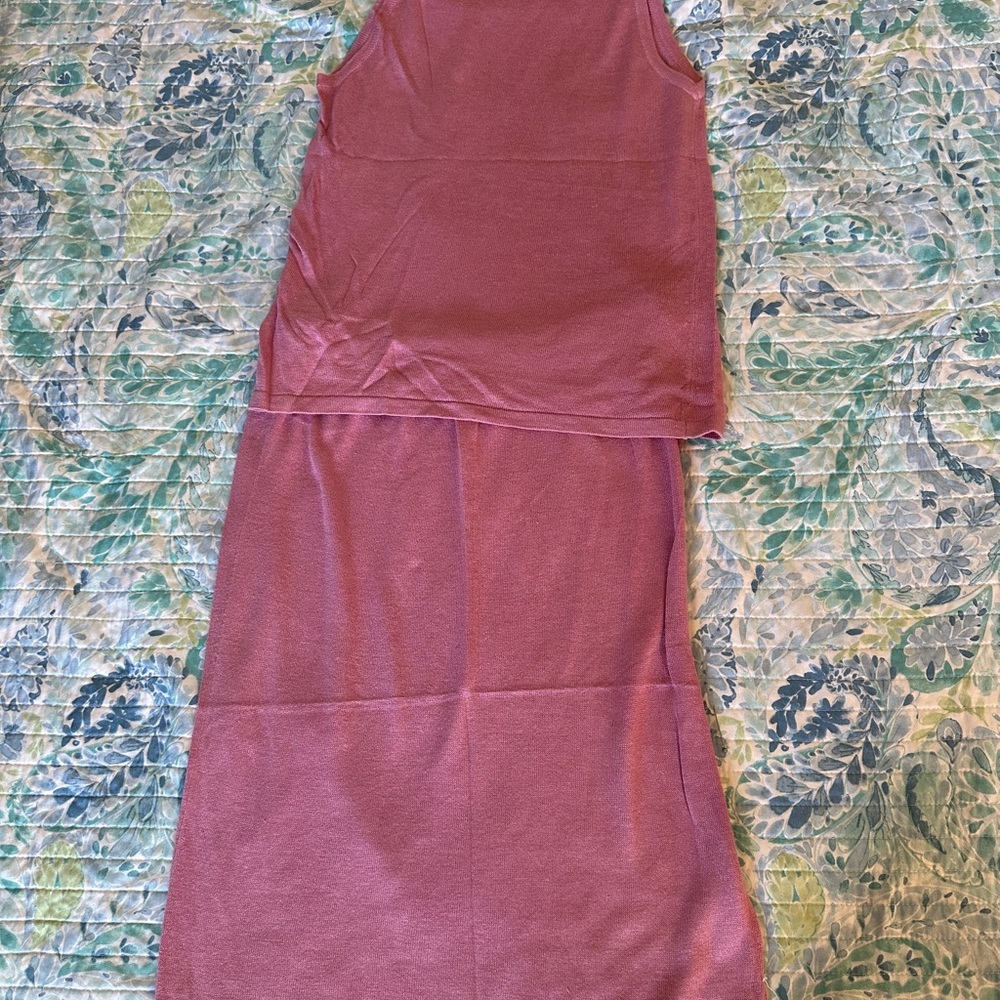 Sleeveless Pink 2 pice outfit